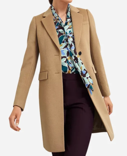 Elizabeth Tulloch Superman And Lois S04 Tan Coat - Image 2